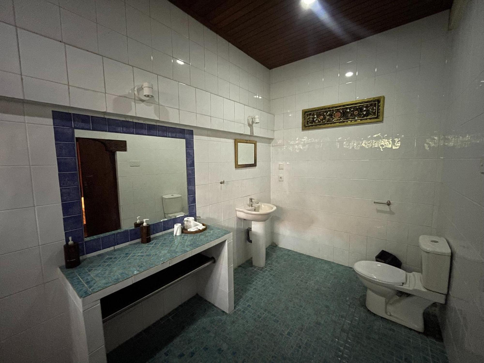 Hotel Graha Madesimon Ketewel Exterior foto