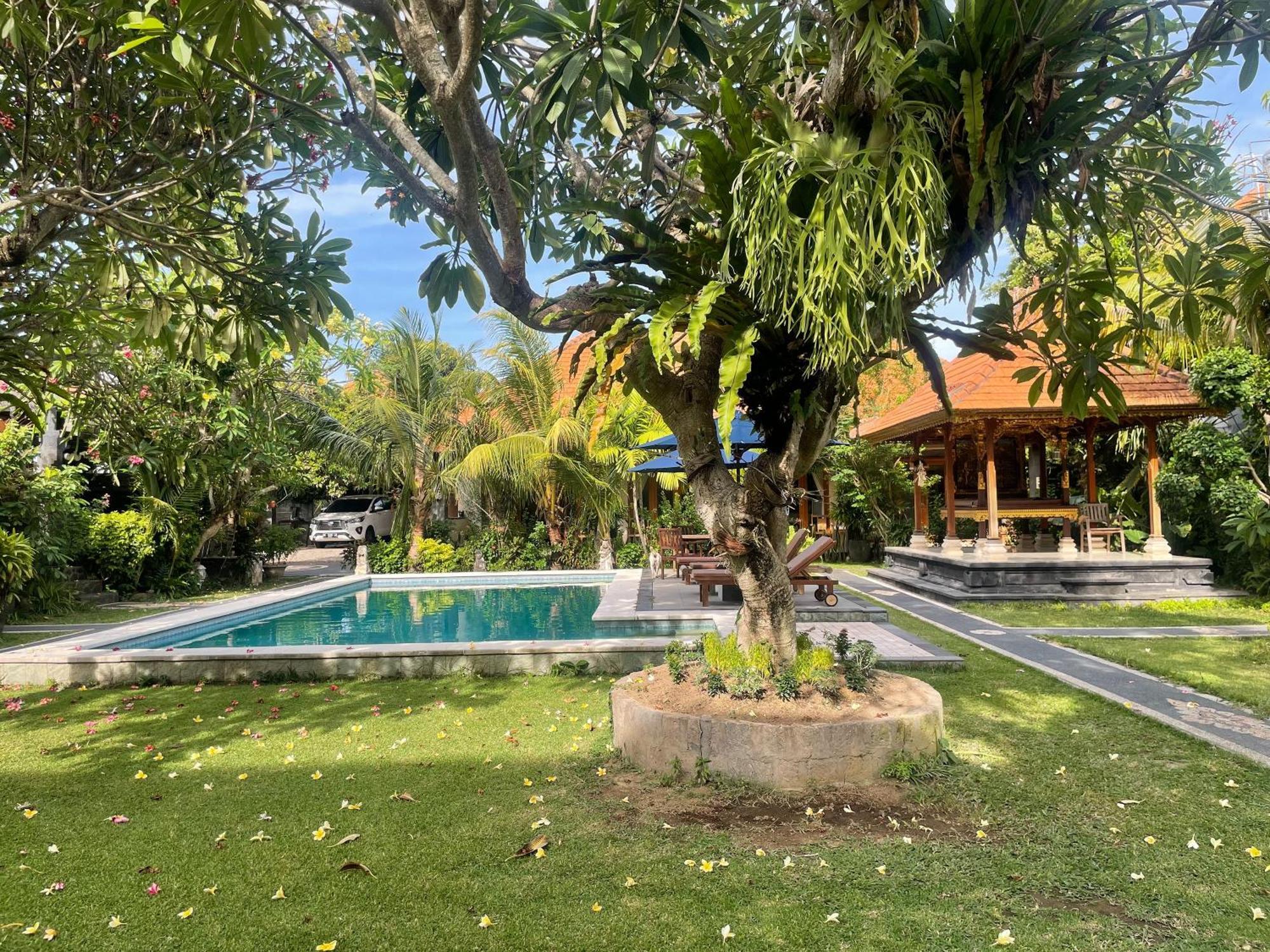 Hotel Graha Madesimon Ketewel Exterior foto