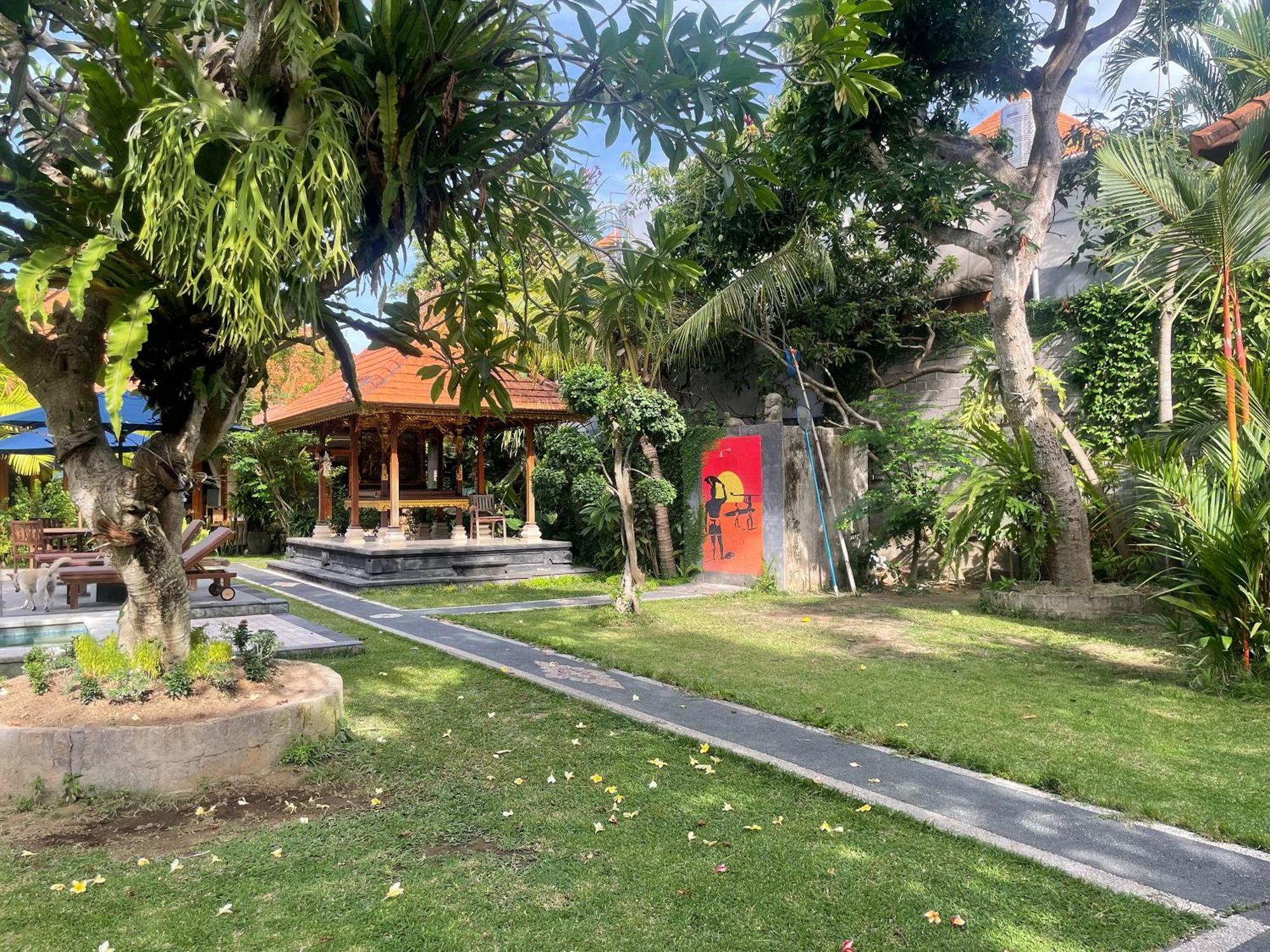 Hotel Graha Madesimon Ketewel Exterior foto