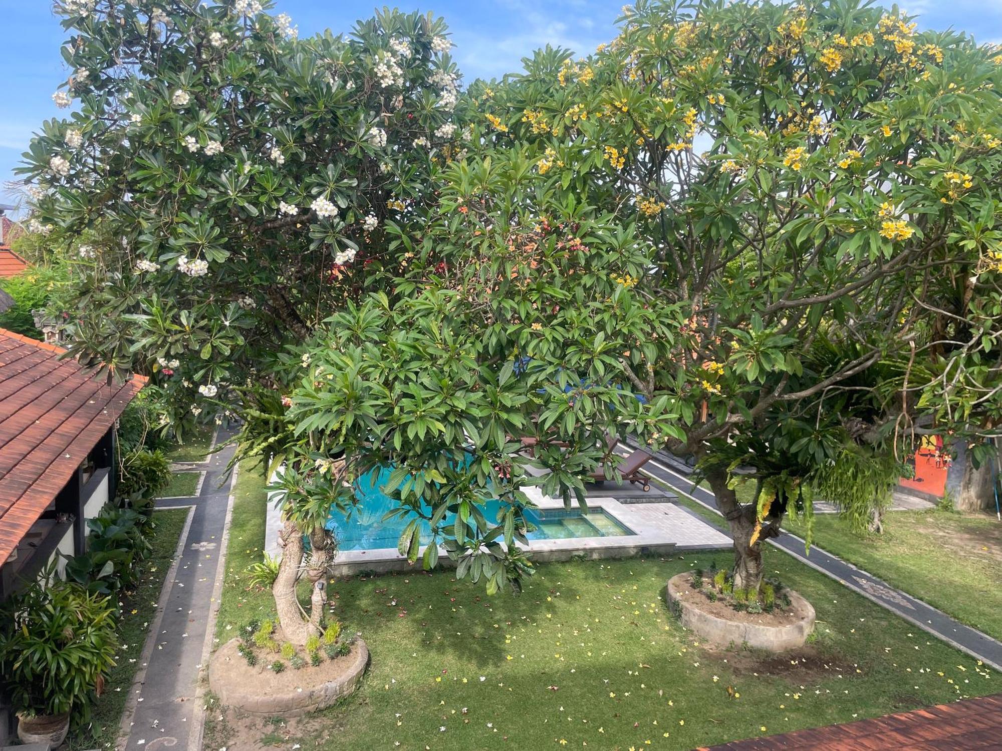 Hotel Graha Madesimon Ketewel Exterior foto